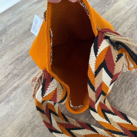 NWT! Colombian Mochila Wayuu Unicolor Rusty Yellow Woven Bucket Shoulder Bag - Picture 5 of 9